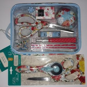 (New) The Pioneer Woman Sewing Kit (11 pcs)